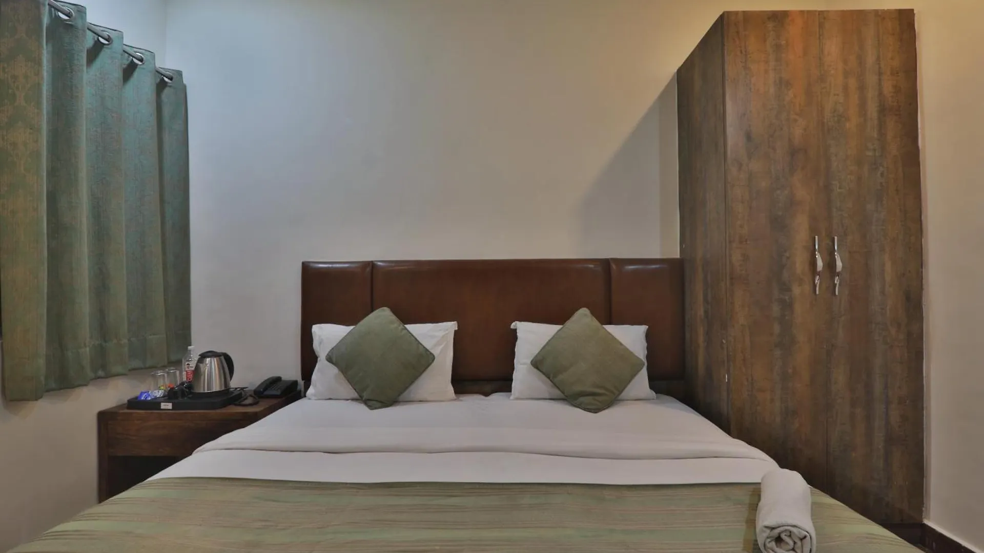 Grand Janki Most Premium And Luxury Family Preferred Hotel In Varanasi Near Kashi Vishwanath Temple With Free Parking And Free Wifi